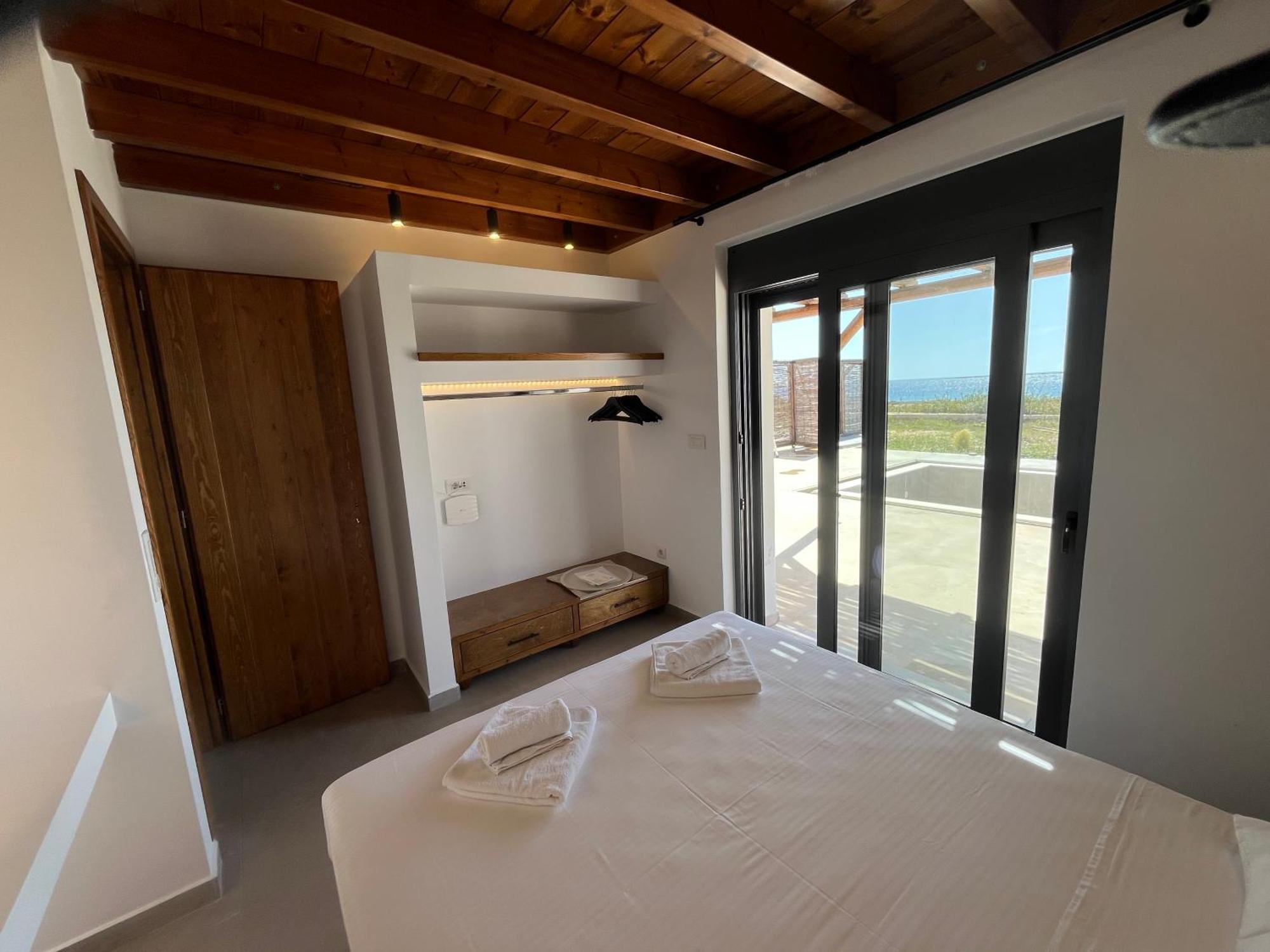 Cato Agro 3, Seafront Villa With Private Pool 奇波斯阿费提 外观 照片